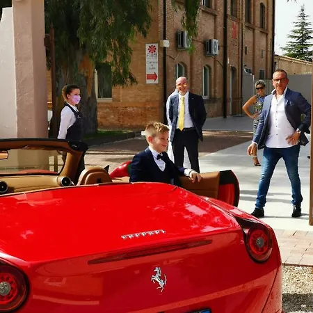 Flos Konukevi Lucera