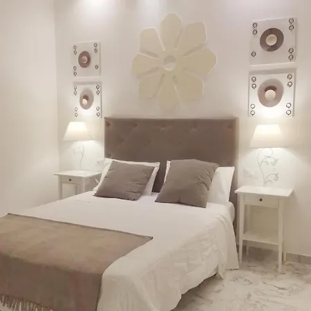 Konukevi Flos Lucera