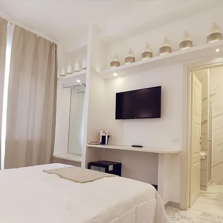 Konukevi Flos Lucera