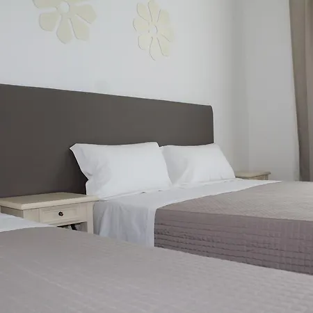 Flos Pensionat 3*